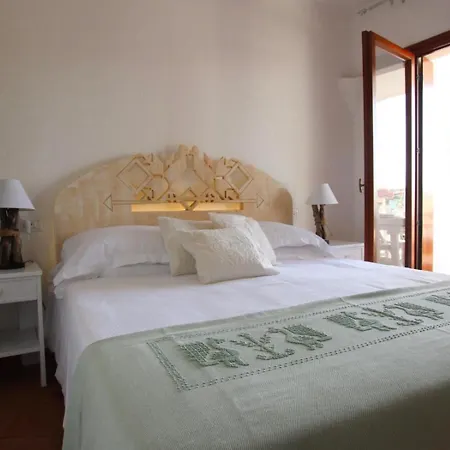 With 2 Bedrooms In Порто-Черво