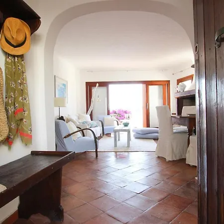 With 2 Bedrooms In *